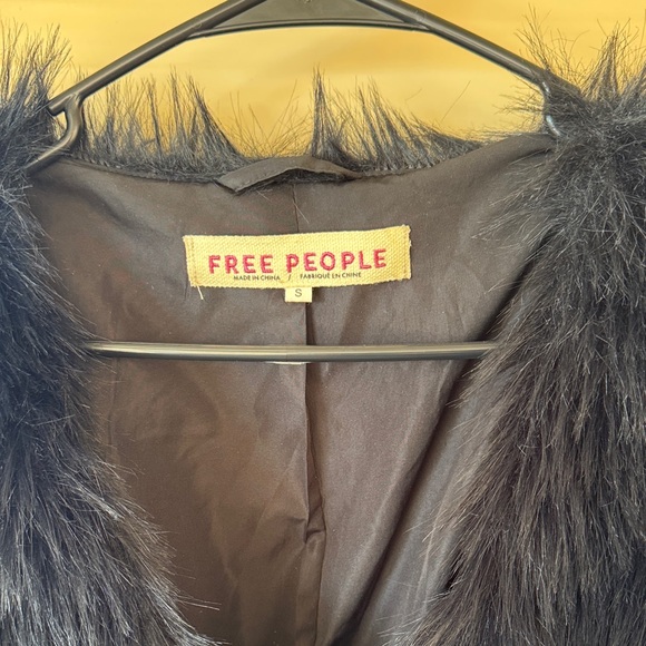 Free People Black Faux Fur Cropped Bolero Jacket - Picture 2 of 3